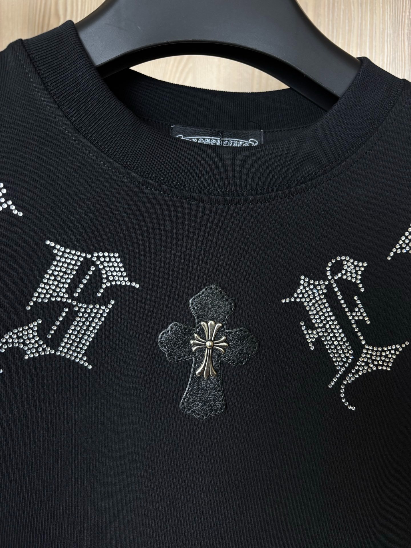 クロムハーツ「Chrome Hearts」クロスレザーパッチTシャツ