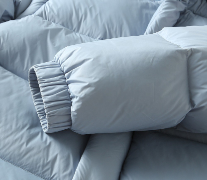 モンクレール「Moncler」秋冬 フード付きダウンジャケット