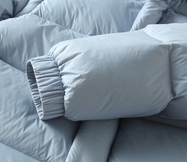 モンクレール「Moncler」秋冬 フード付きダウンジャケット