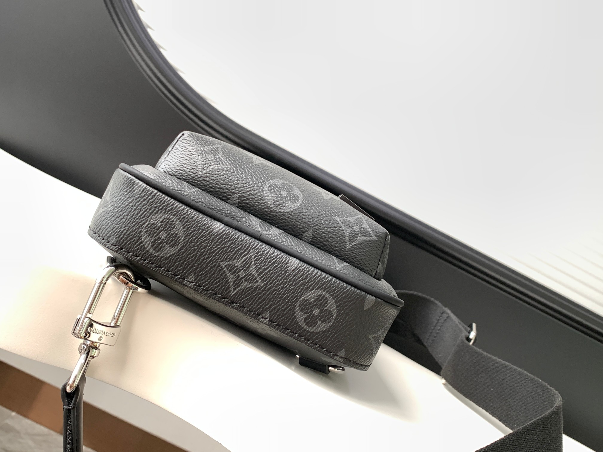 ルイ・ヴィトン「Louis Vuitton」メンズ ウエストバッグ