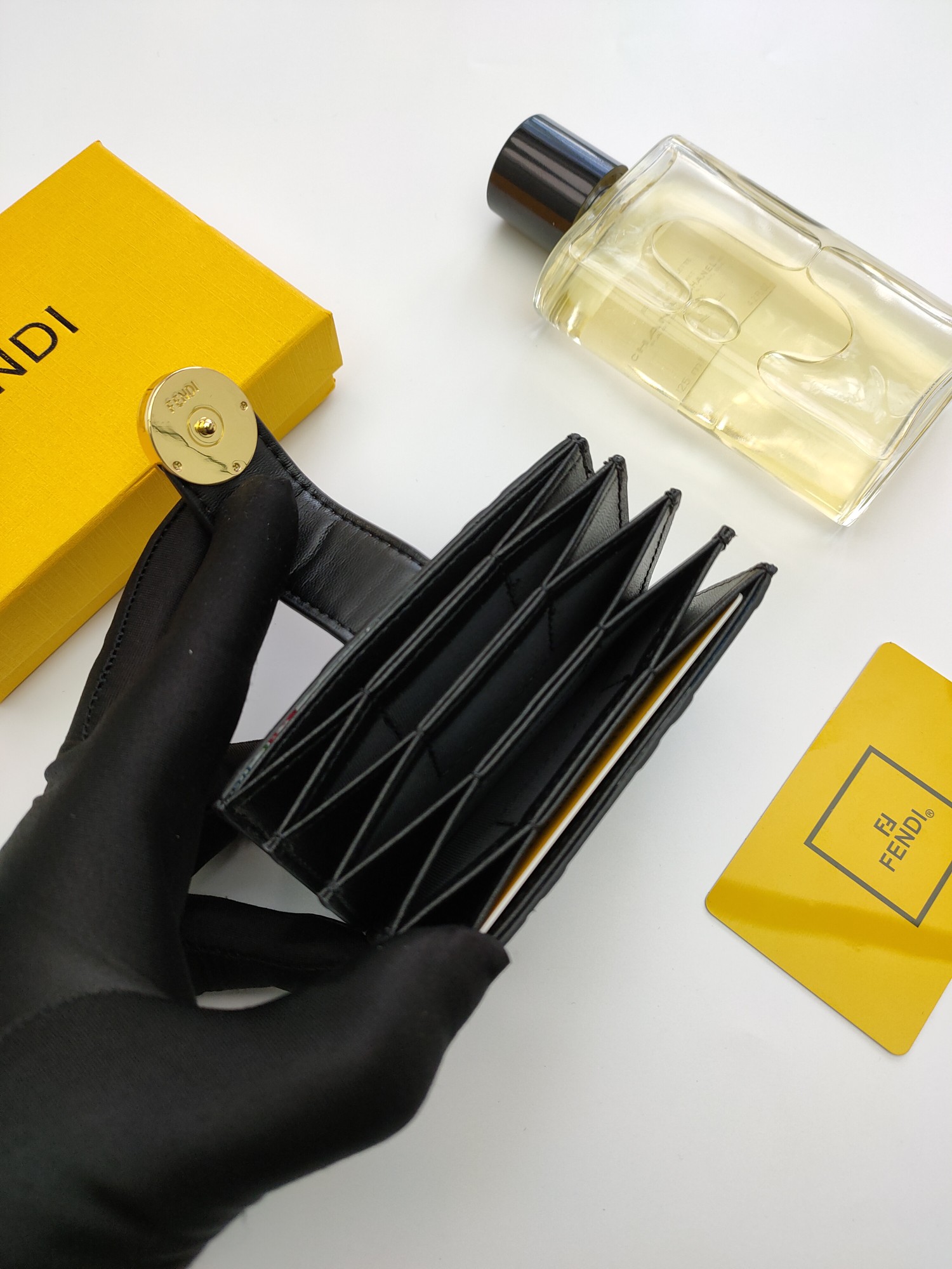 フェンディ「Fendi」フェンディ F is Fendi カードケース / カードホルダー