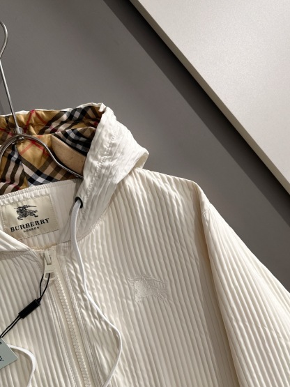 バーバリー「Burberry」秋冬 メンズカジュアルスポーツセット