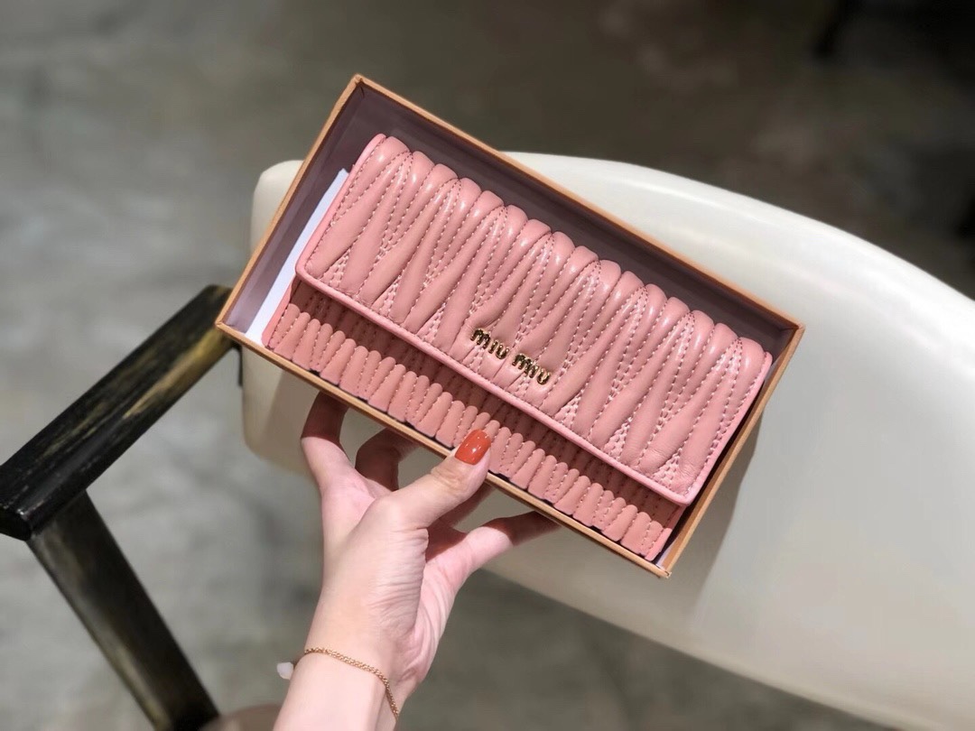 ミュウミュウ「Miu Miu」ミュウミュウ ラムスキン ミニショルダーバッグ 5450 / ハンドバッグ