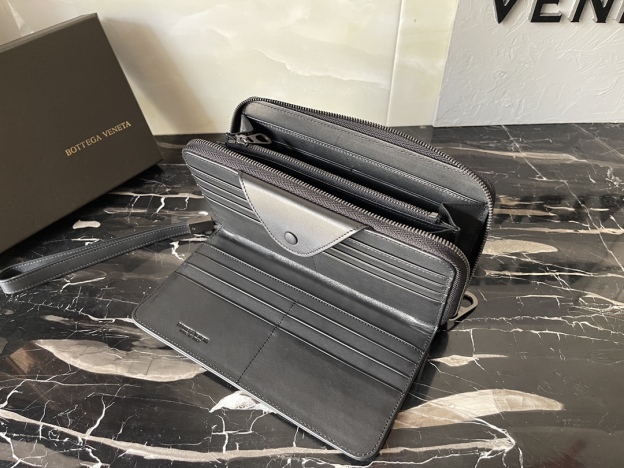 ボッテガ・ヴェネタ「Bottega Veneta」イントレチャート ザッパー ウォレット