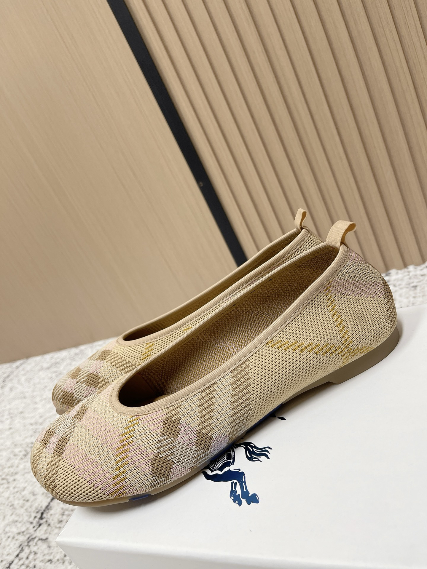 バーバリー「Burberry」バーバリー ネプチューン スニーカー / ソックススニーカー