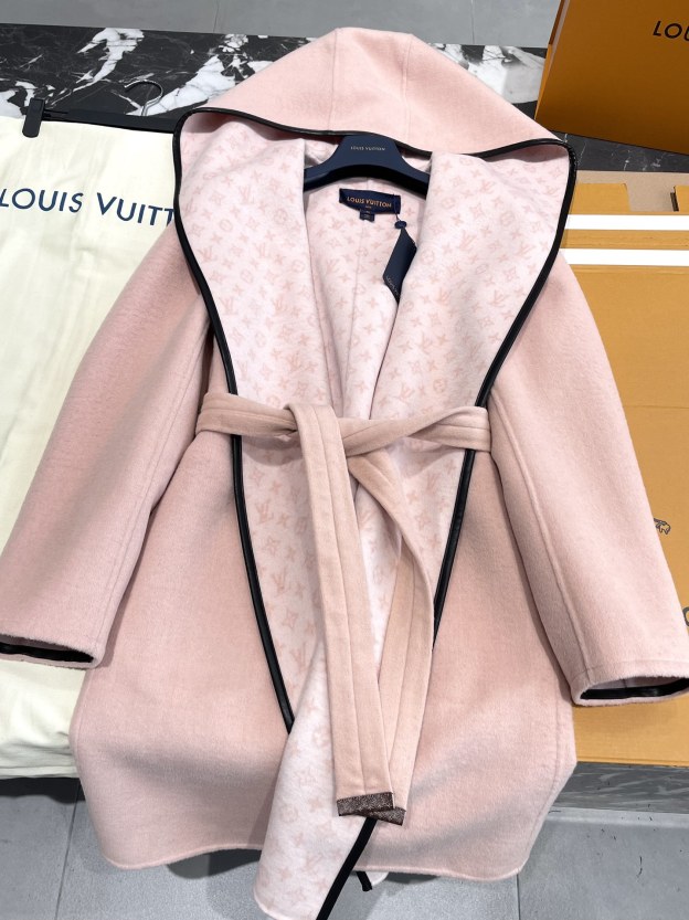 ルイ・ヴィトン「Louis Vuitton」秋冬 レディース ワップルフードロングコート