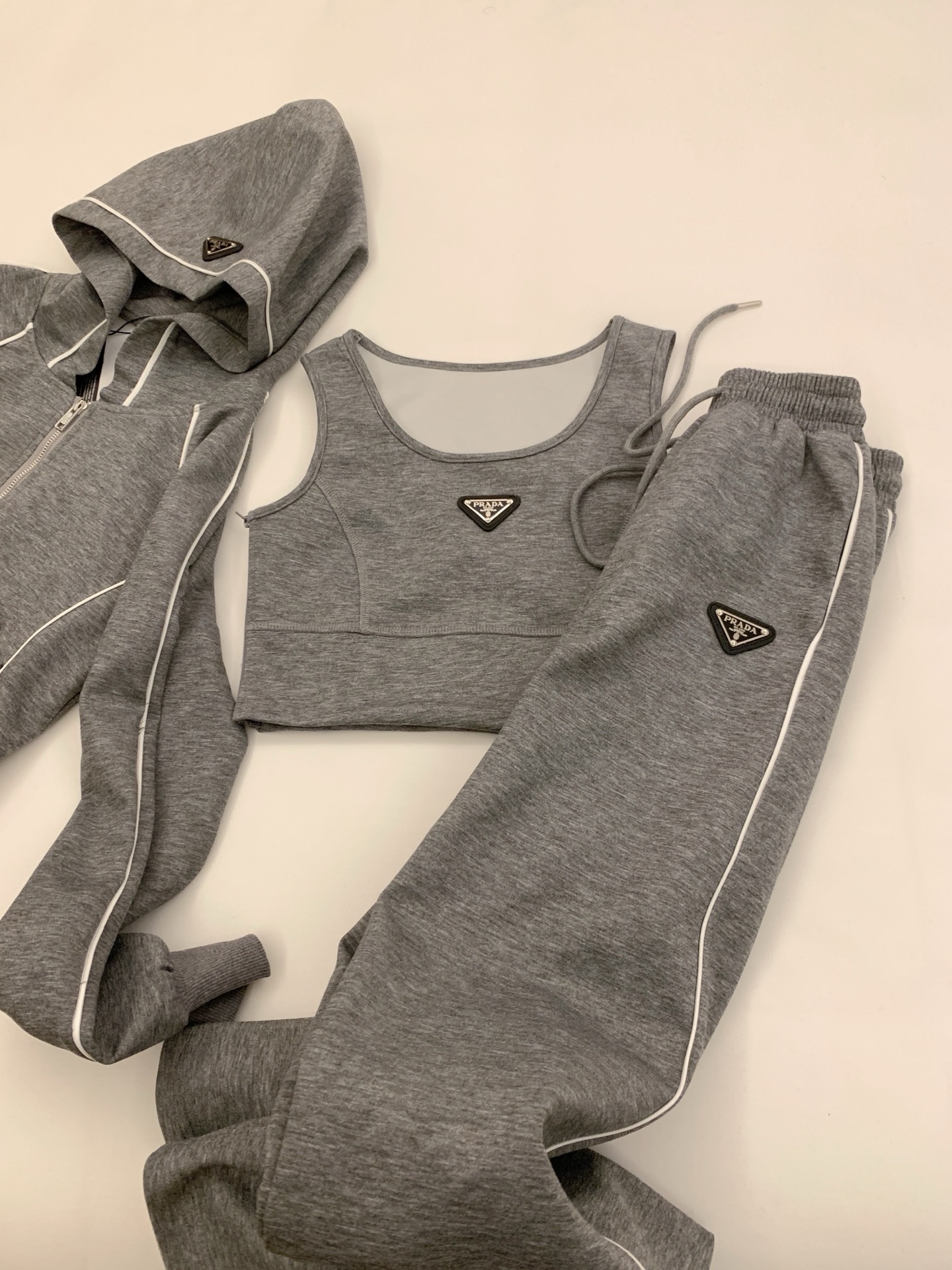 プラダ「Prada」レディース カジュアルスポーツセット【3点セット】