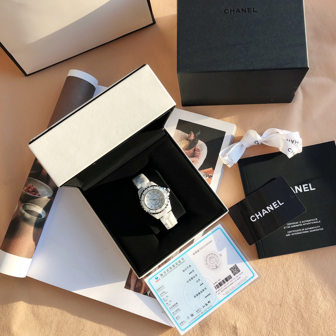 シャネル「Chanel」J12 キャリバー 33MM