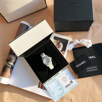 シャネル「Chanel」J12 キャリバー 33MM