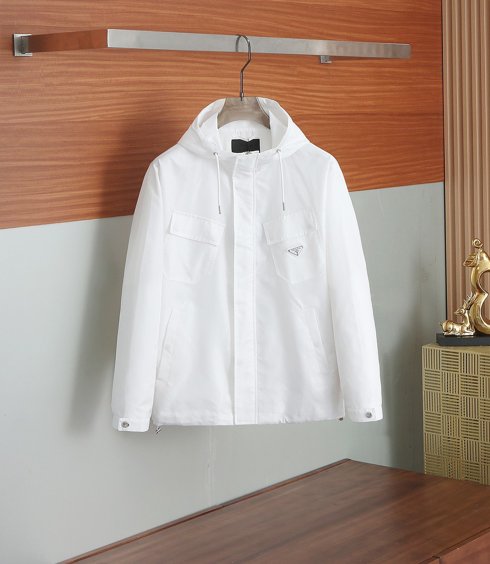 プラダ「Prada」秋冬 フード付きアウター