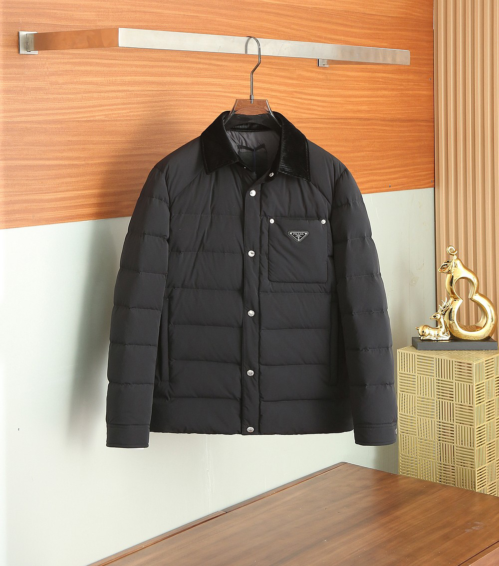 プラダ「Prada」秋冬ダウンジャケット