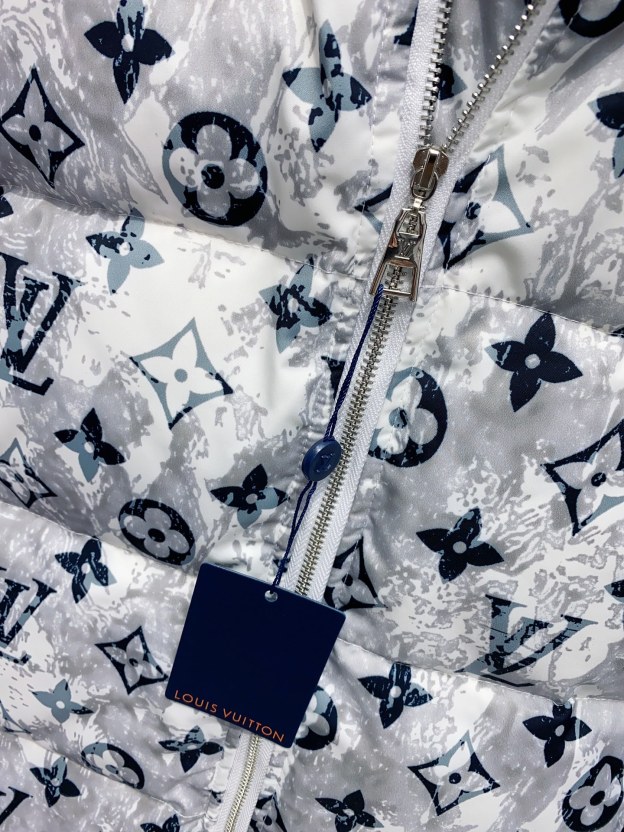 ルイ・ヴィトン「Louis Vuitton」秋冬フード付きダウンジャケット