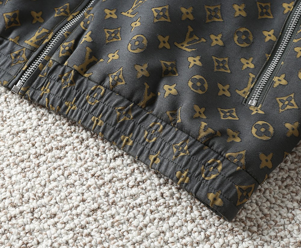 ルイ・ヴィトン「Louis Vuitton」秋冬コレクション クイルテッド ジャケット