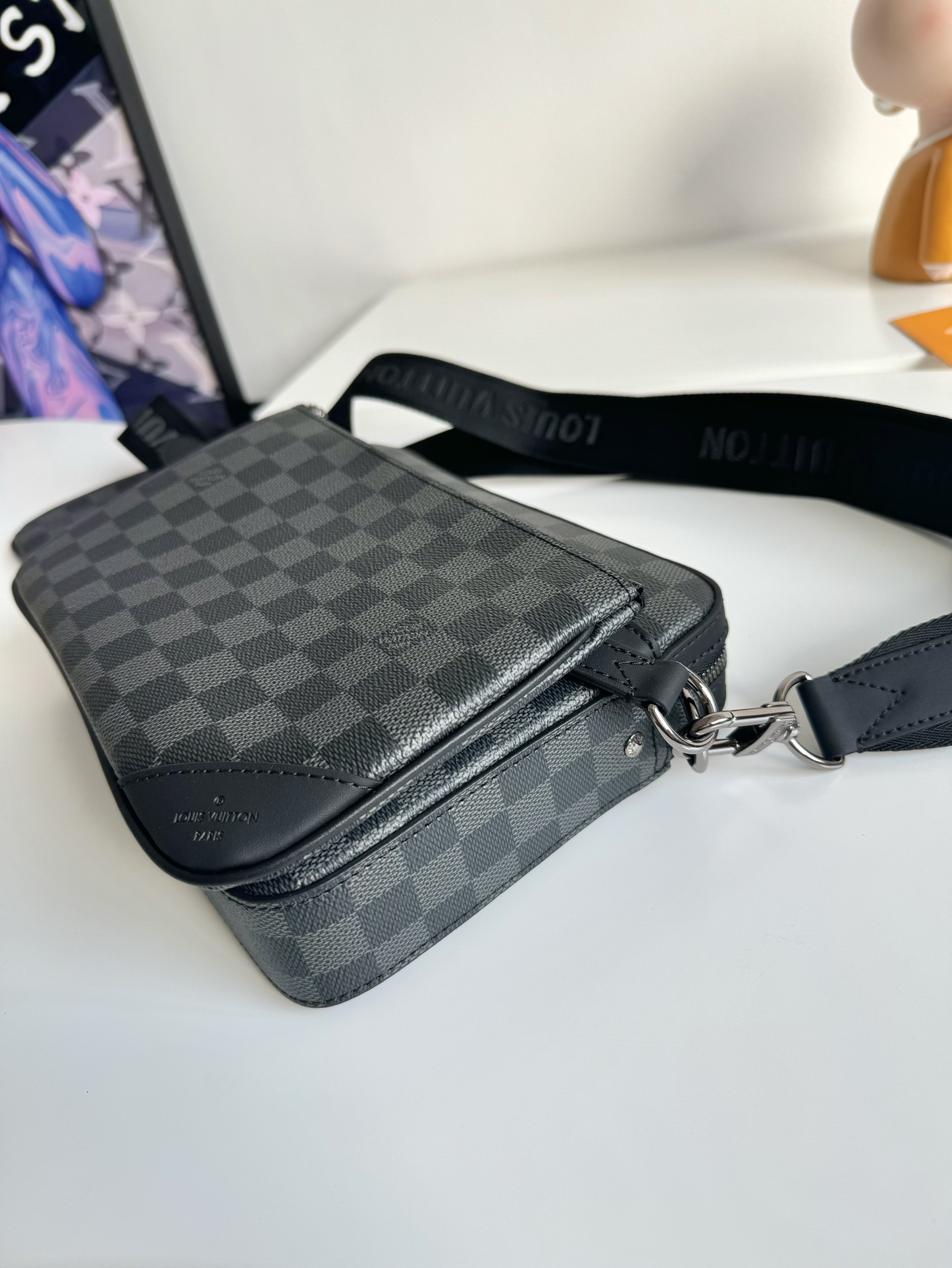 ルイ・ヴィトン「Louis Vuitton」スタイリッシュ メッセンジャーバッグ