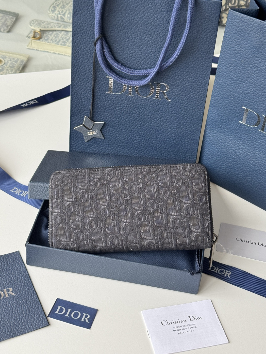 ディオール「Dior」ジップアラウンド ロングウォレット