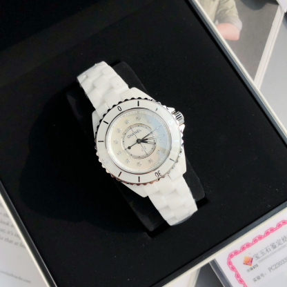 シャネル「Chanel」J12 キャリバー 33MM