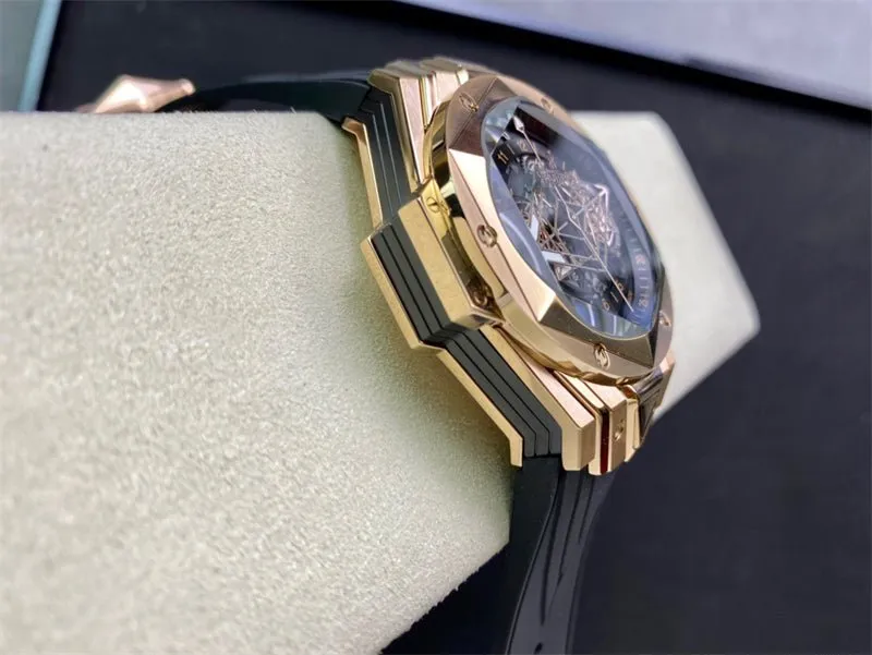 ウブロ「Hublot」 Big Bang Unico Sang Bleu II 腕時計 45MM