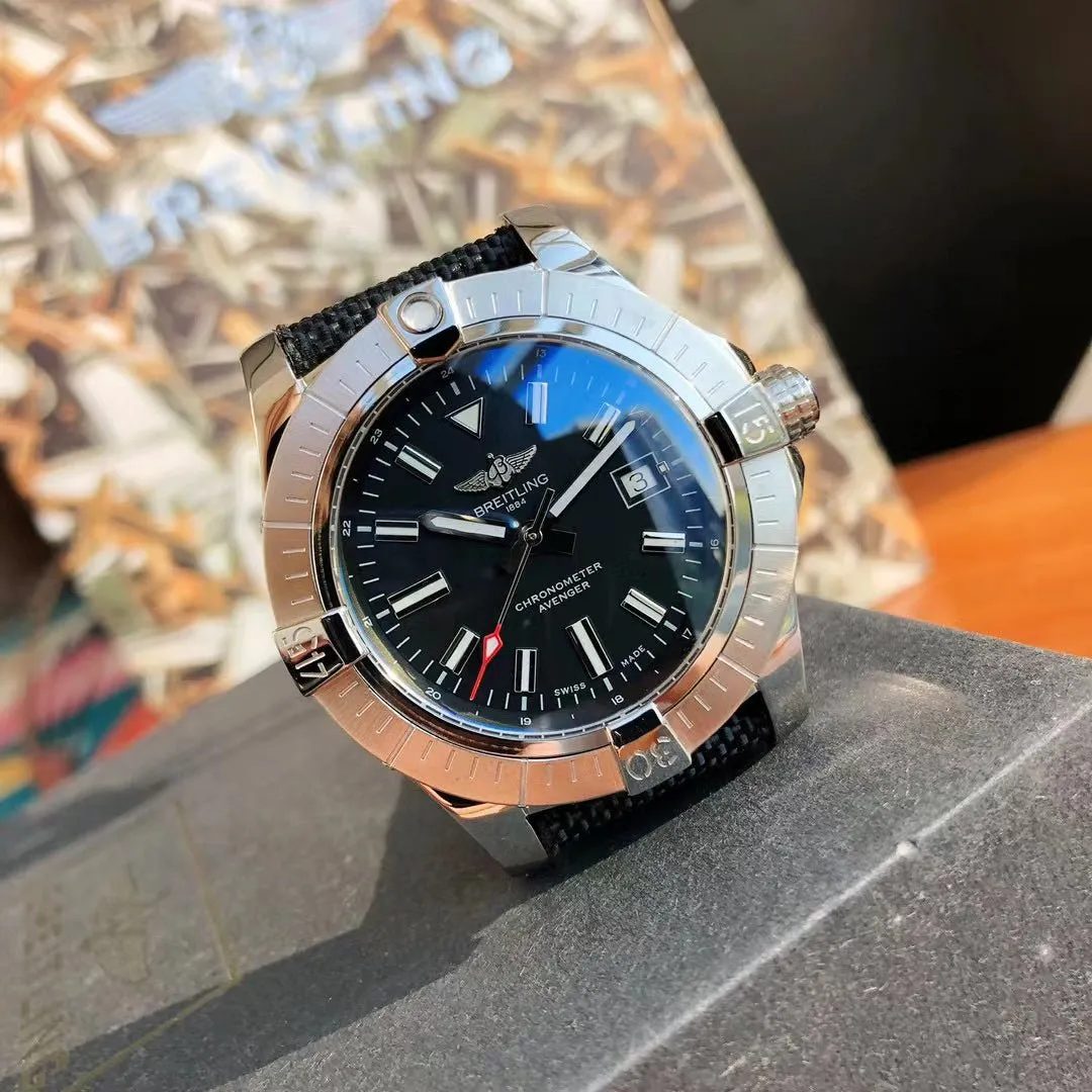 ブライトリング「Breitling」アベンジャー 43MM