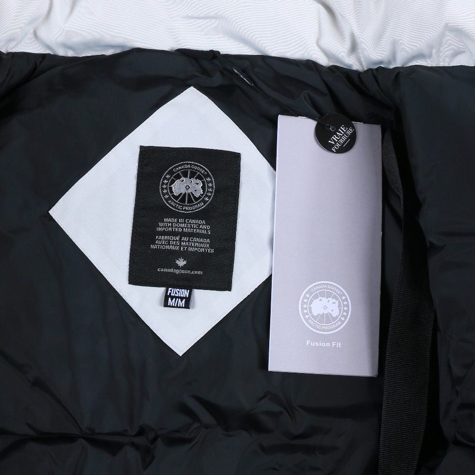 カナダグース「Canada Goose」秋冬フード付きダウンジャケット