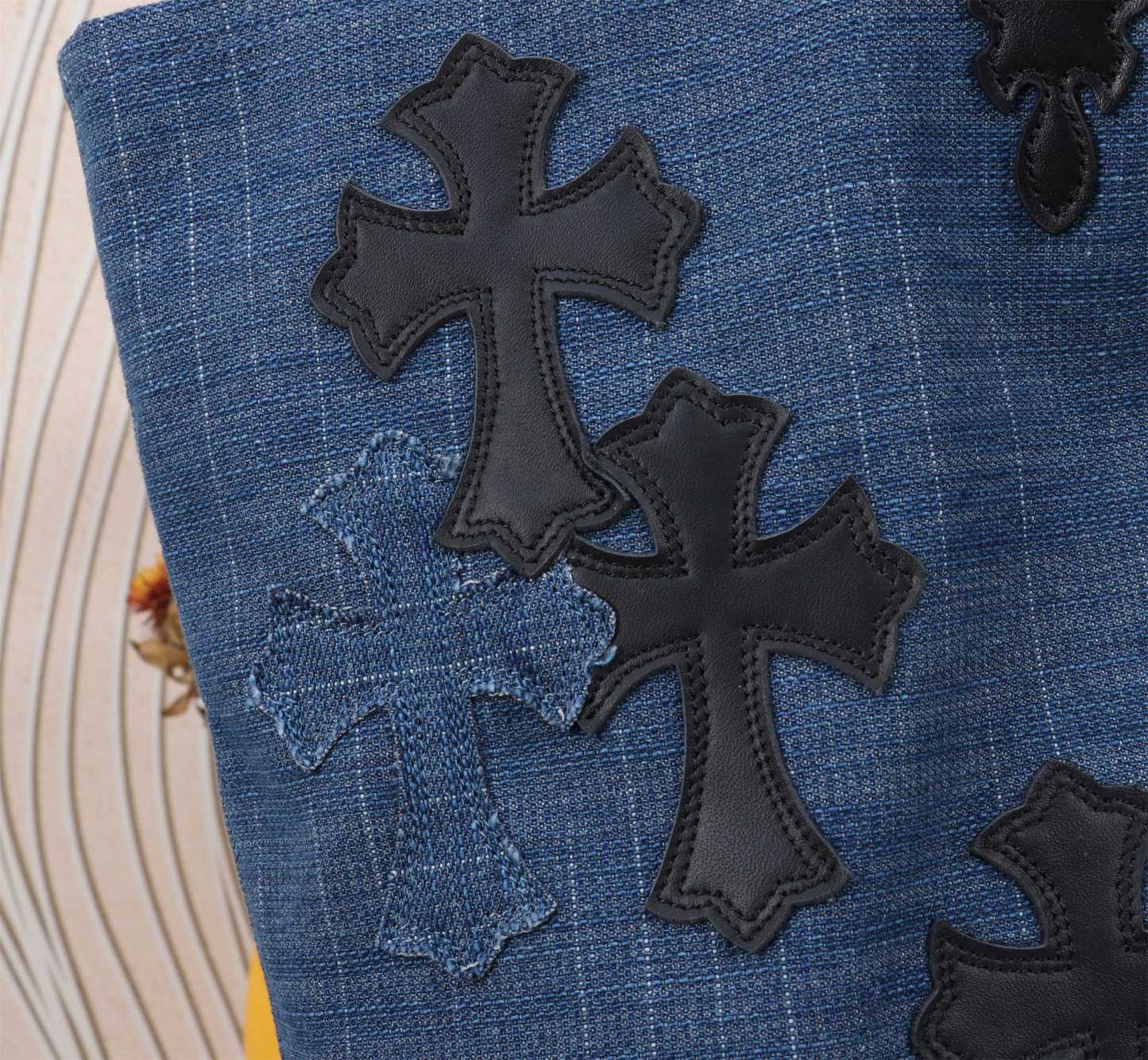 クロムハーツ「Chrome Hearts」十字架のトートバッグ