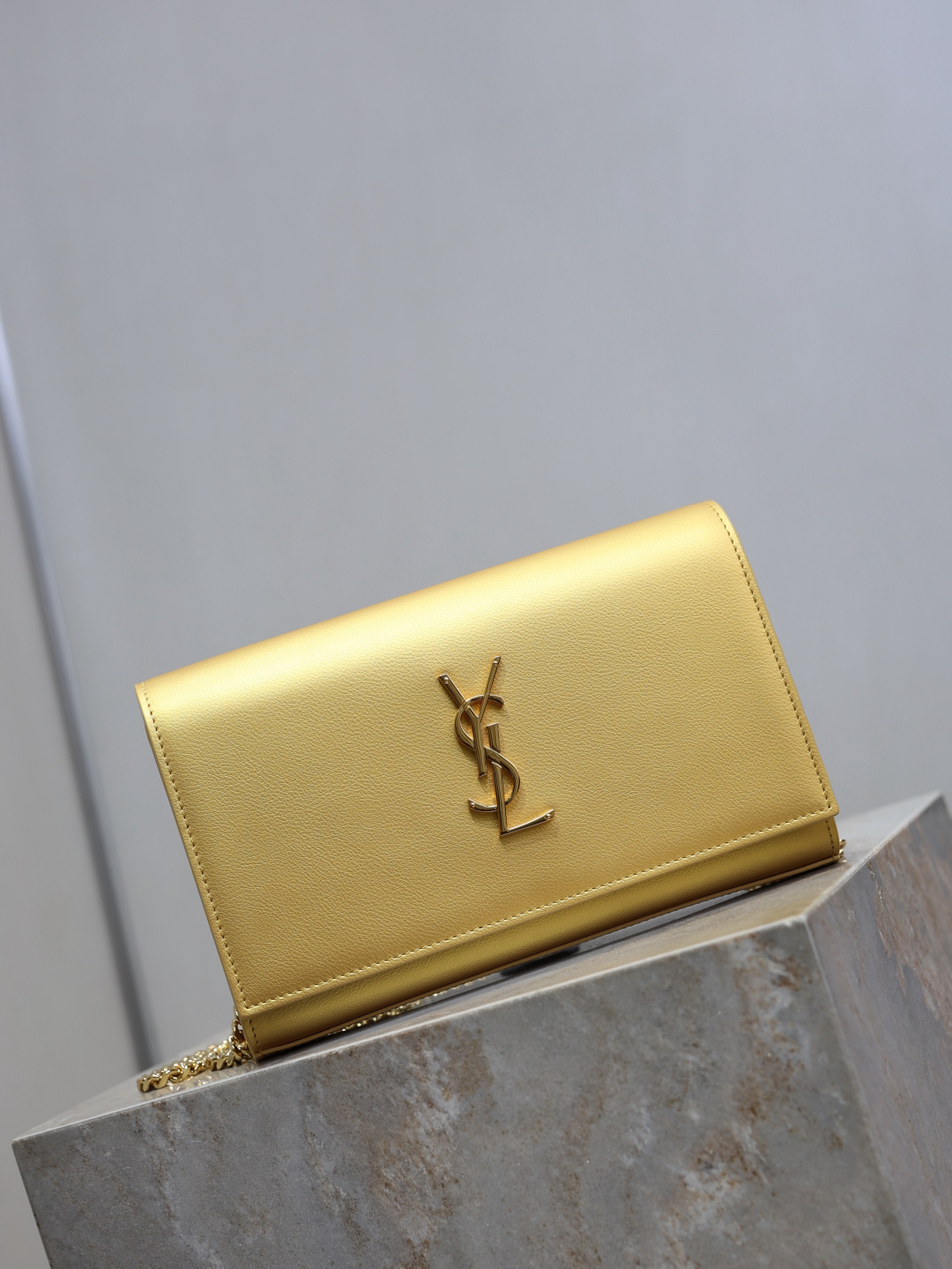 2026サンローラン「Saint Laurent CASSANDRE チェーンウォレット グラン