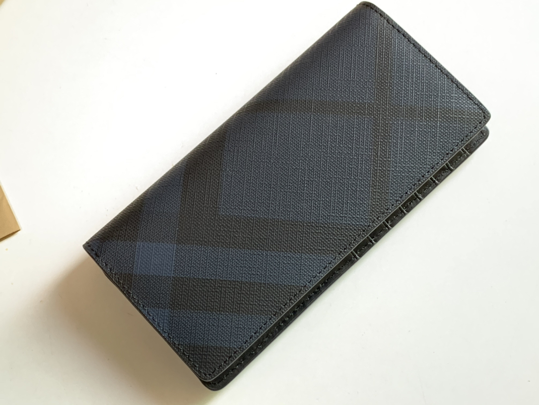 バーバリー「Burberry」London チェック 二つ折り財布