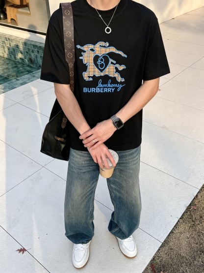 バーバリー「Burberry」ロゴプリントTシャツ / ショートスリーブ クルーネック