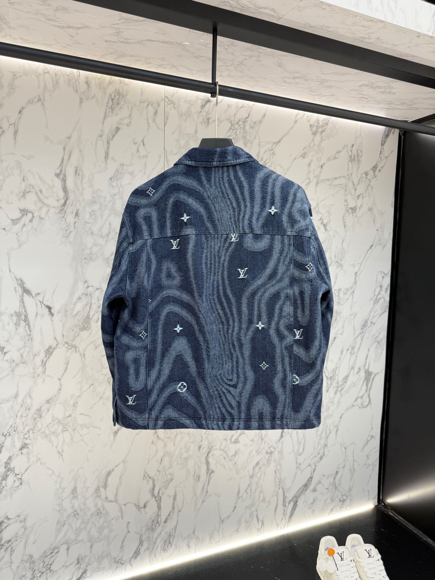 ルイ・ヴィトン「Louis Vuitton」秋冬コレクション ダウンジャケット