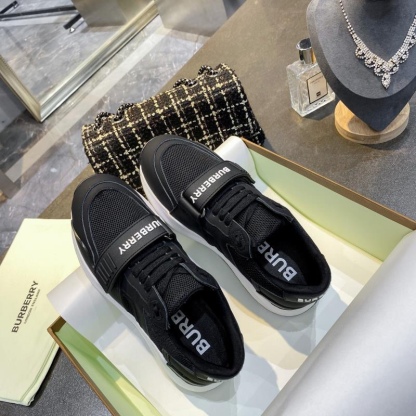 バーバリー「Burberry」バーバリー チェック プラットフォーム スニーカー / レザースニーカー