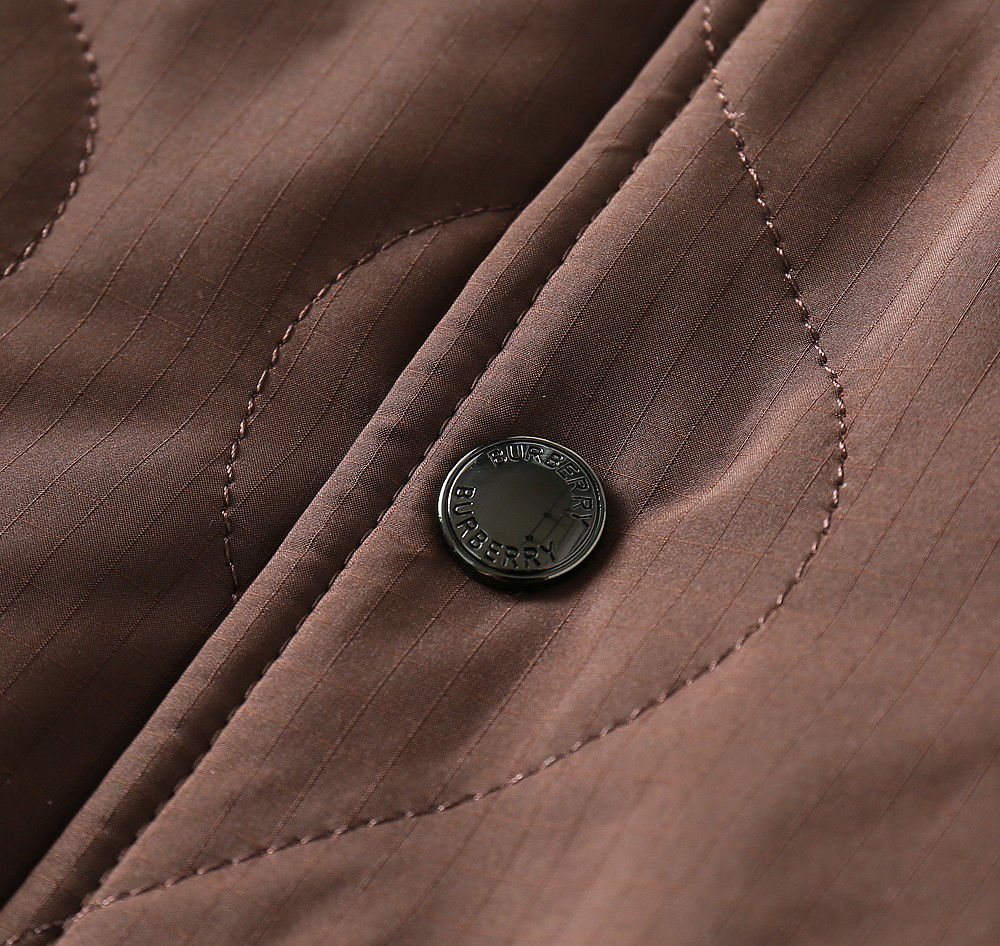 バーバリー「Burberry」秋冬 リバーシブルキルティングジャケット