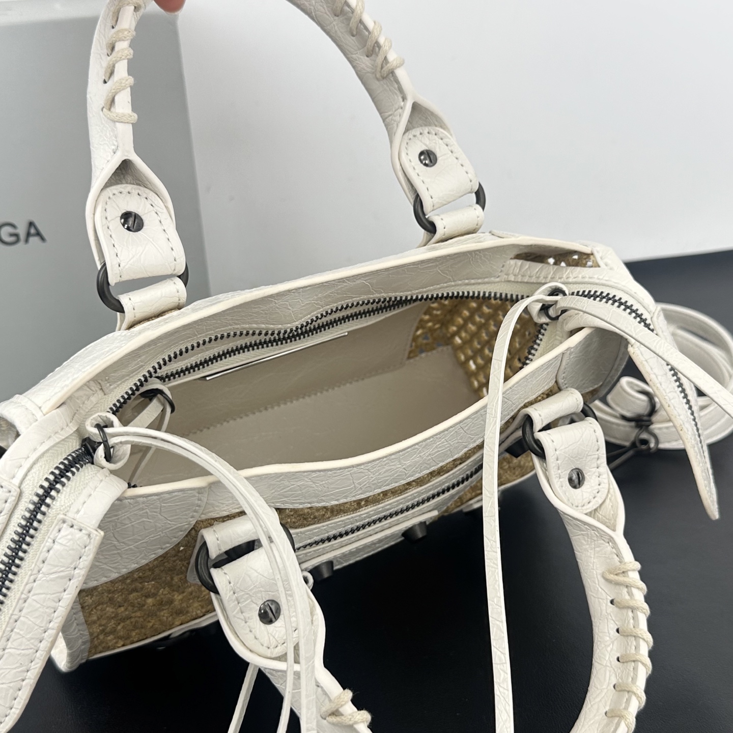 バレンシアガ「Balenciaga」バレンシアガ ラフィア ル・シティ ハンドバッグ / トートバッグ