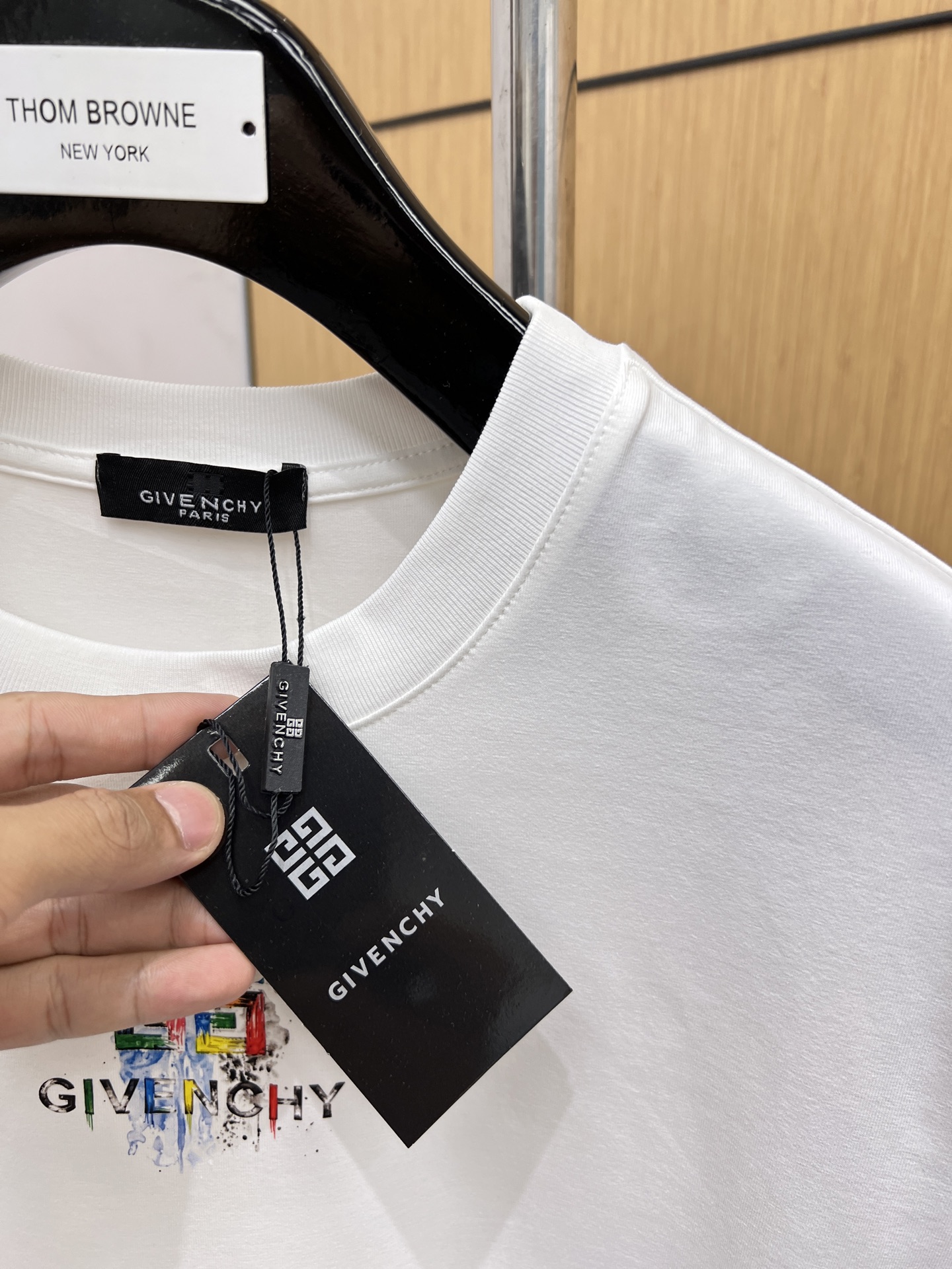 ジバンシィ「Givenchy」ジバンシィ Tシャツ / ショートスリーブ クルーネック