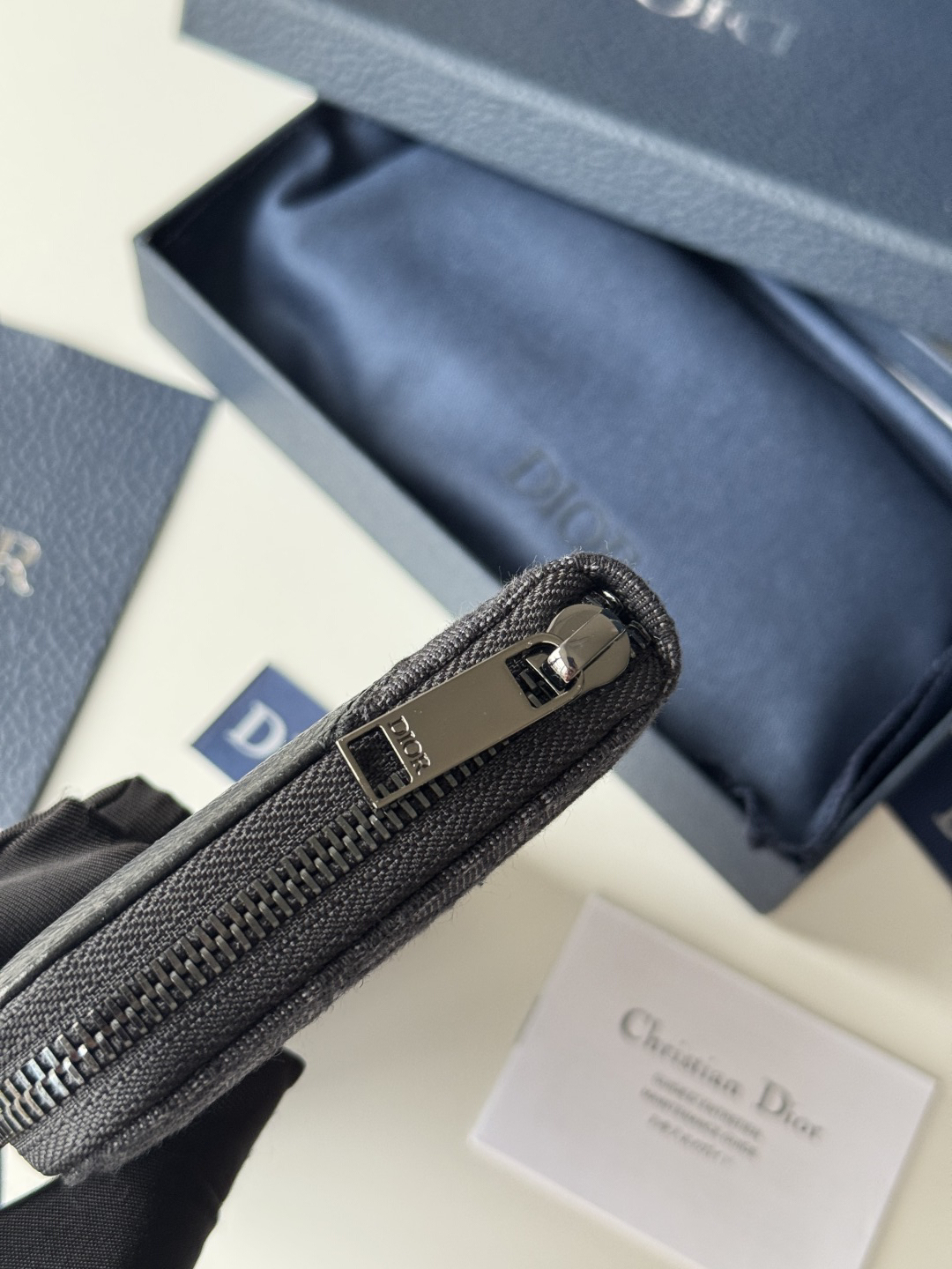 ディオール「Dior」ジップアラウンド ロングウォレット