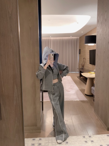 プラダ「Prada」レディース カジュアルスポーツセット【3点セット】