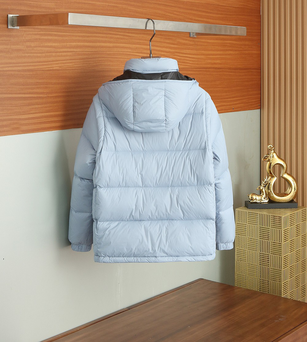 モンクレール「Moncler」秋冬 フード付きダウンジャケット