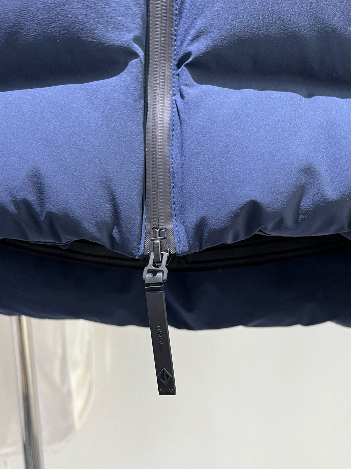 ディオール「Dior」スタンドカラー ジャカード キルト ダウン ジャケット