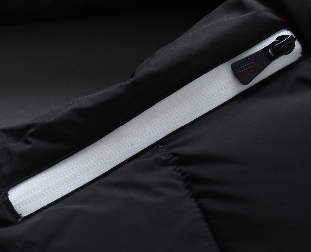 モンクレール「Moncler」Grenoble 2025秋冬ダウンジャケット