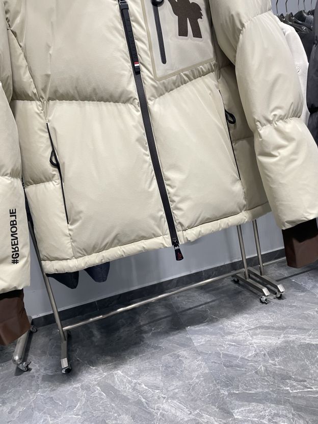 モンクレール「Moncler」Valserine GORE-TEXラミネートパッチワークスキーダウンジャケット