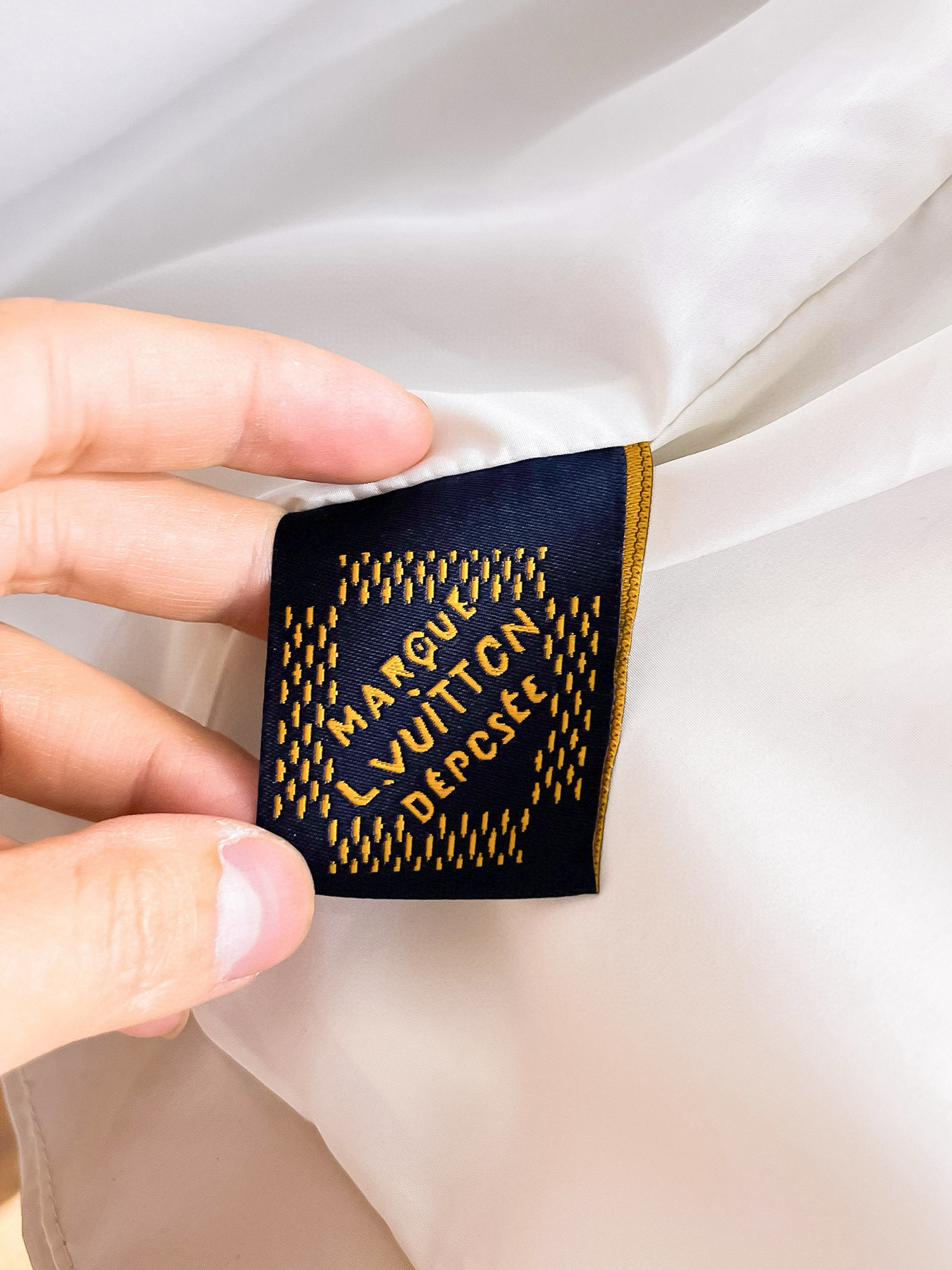 ルイ・ヴィトン「Louis Vuitton」ルイ・ヴィトン ロゴプリント ジップアップジャケット / アウター
