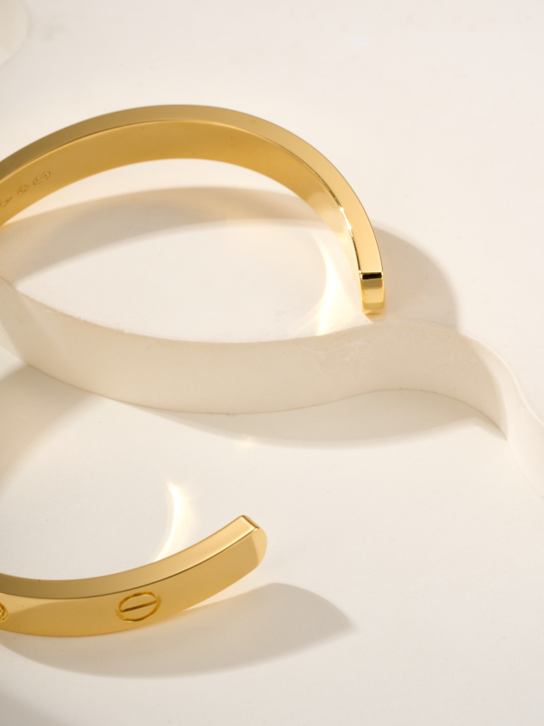 カルティエ「Cartier」ラブ オープンブレスレット