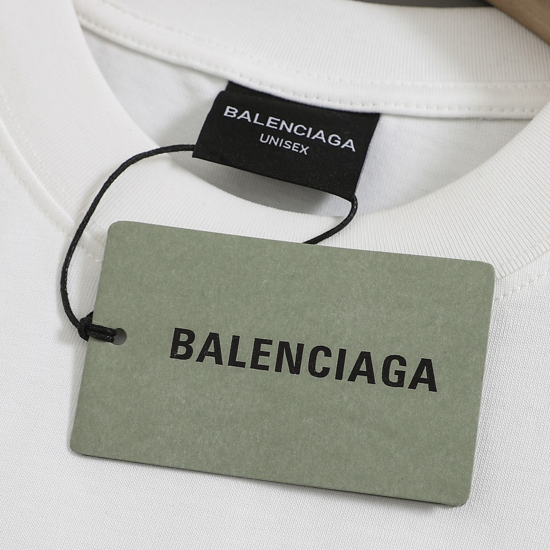 バレンシアガ「Balenciaga」赤美紋紙プリント半袖