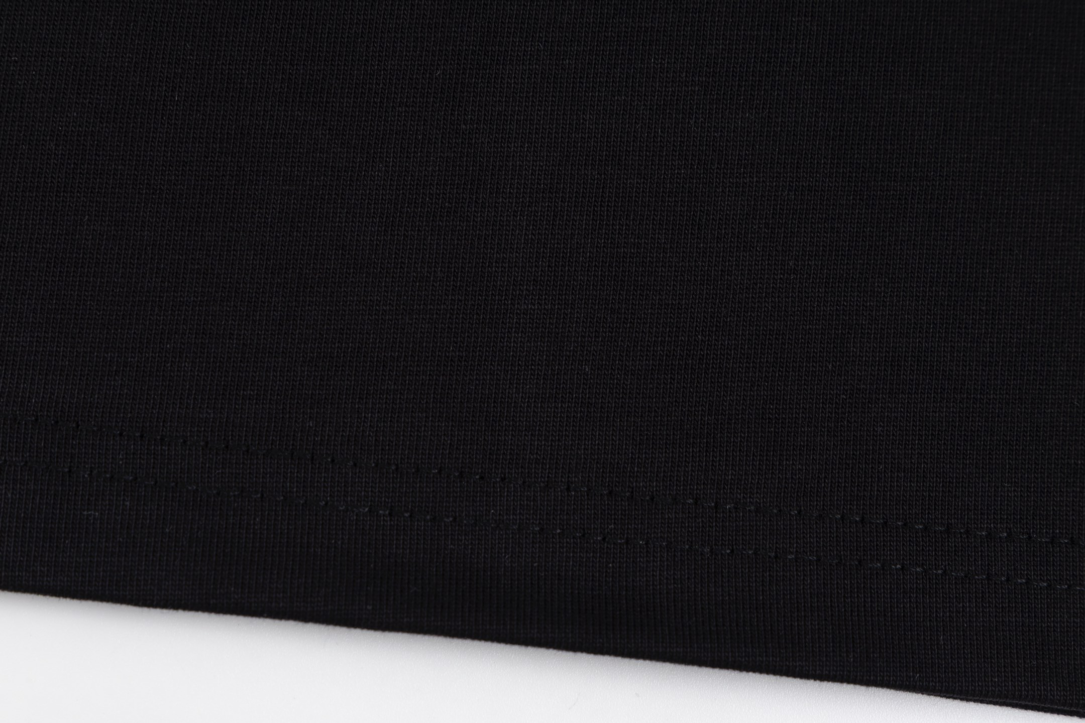 サンローラン「Saint Laurent」カラフルグラフィティロゴ ショートスリーブTシャツ