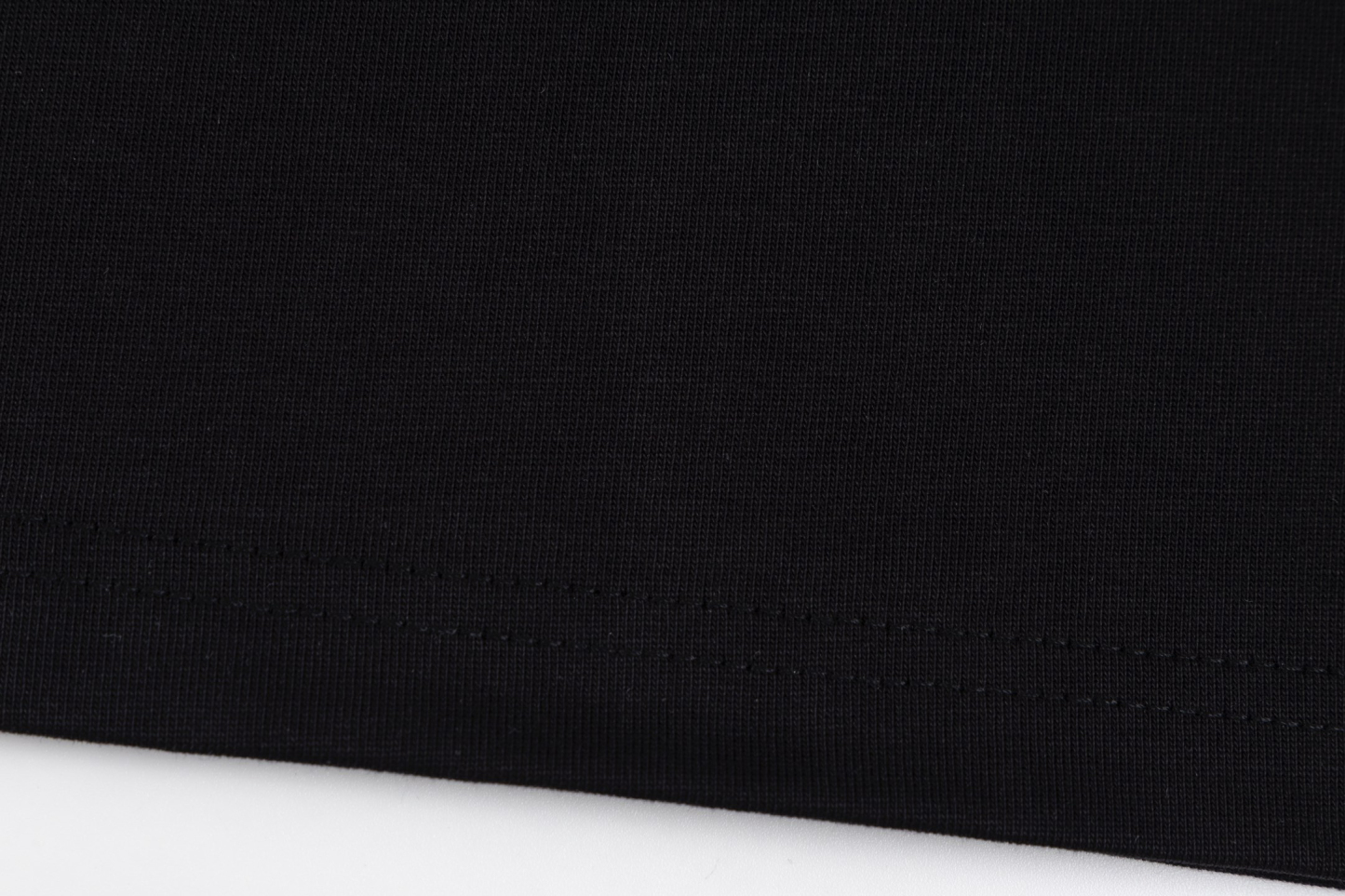 サンローラン「Saint Laurent」カラフルグラフィティロゴ ショートスリーブTシャツ