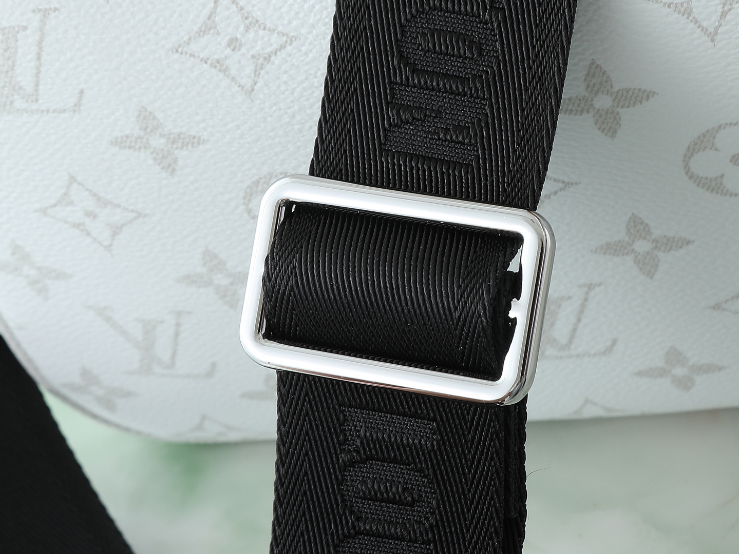 ルイ・ヴィトン「Louis Vuitton」カメラバッグ モノグラム エクリプス