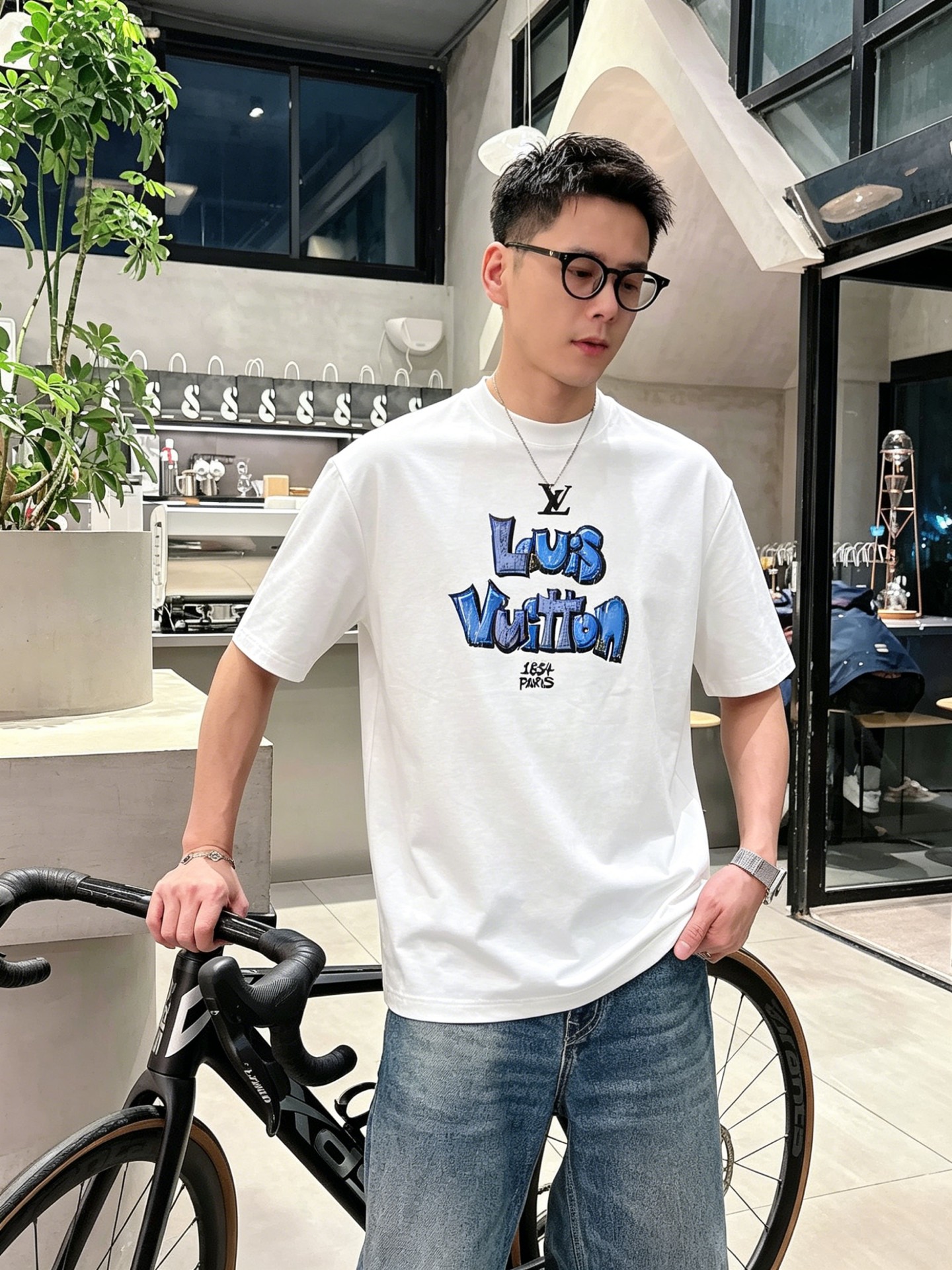 ルイ・ヴィトン「Louis Vuitton」ロゴプリントTシャツ / ショートスリーブ クルーネック