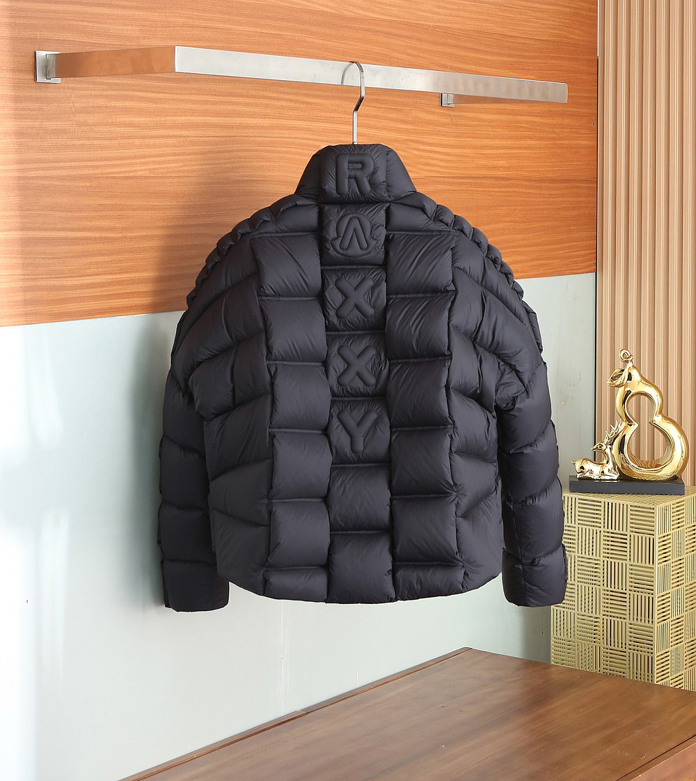 モンクレール「Moncler」秋冬 ダウンジャケット