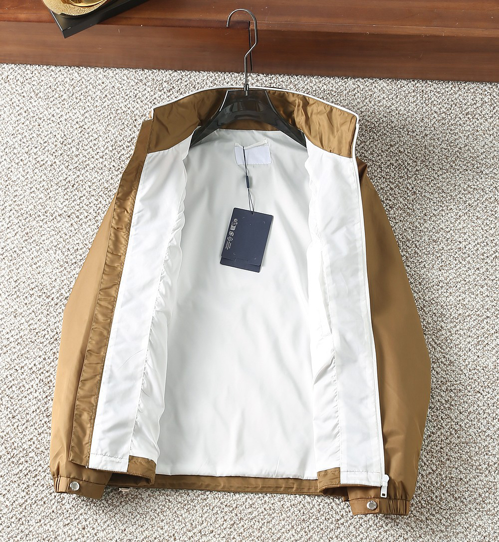 プラダ「Prada」秋冬 フード付きアウター