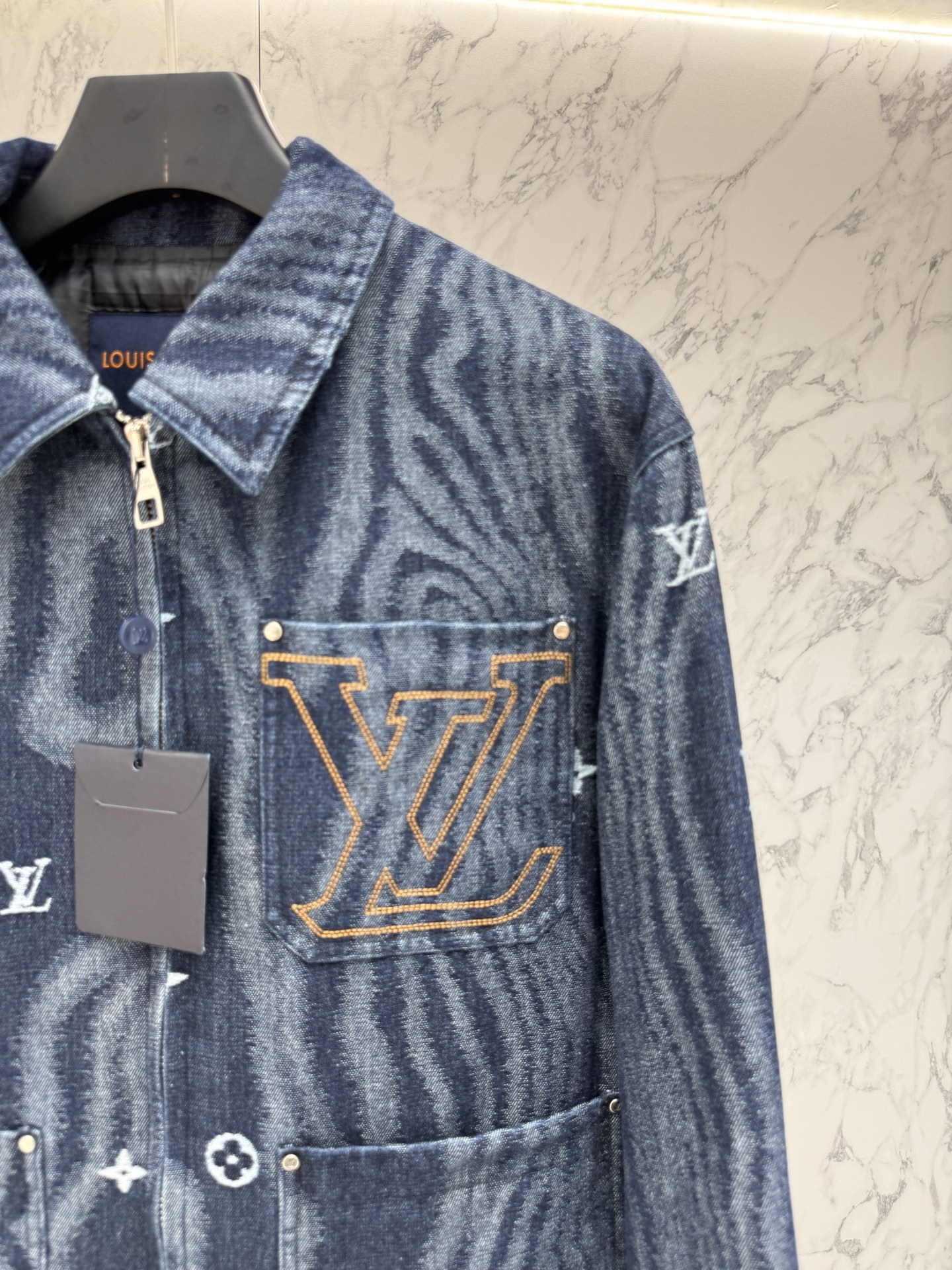 ルイ・ヴィトン「Louis Vuitton」秋冬コレクション ダウンジャケット