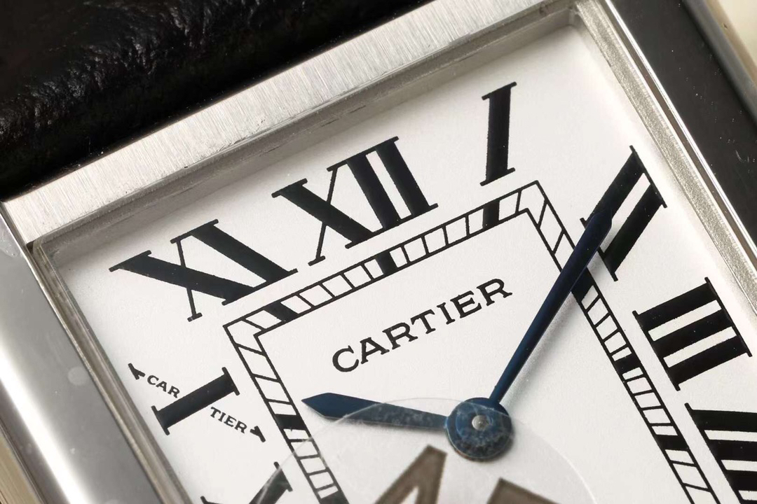 カルティエ［Cartier］タンク マスト ソーラービート ウォッチ 29.5mm x 22mm