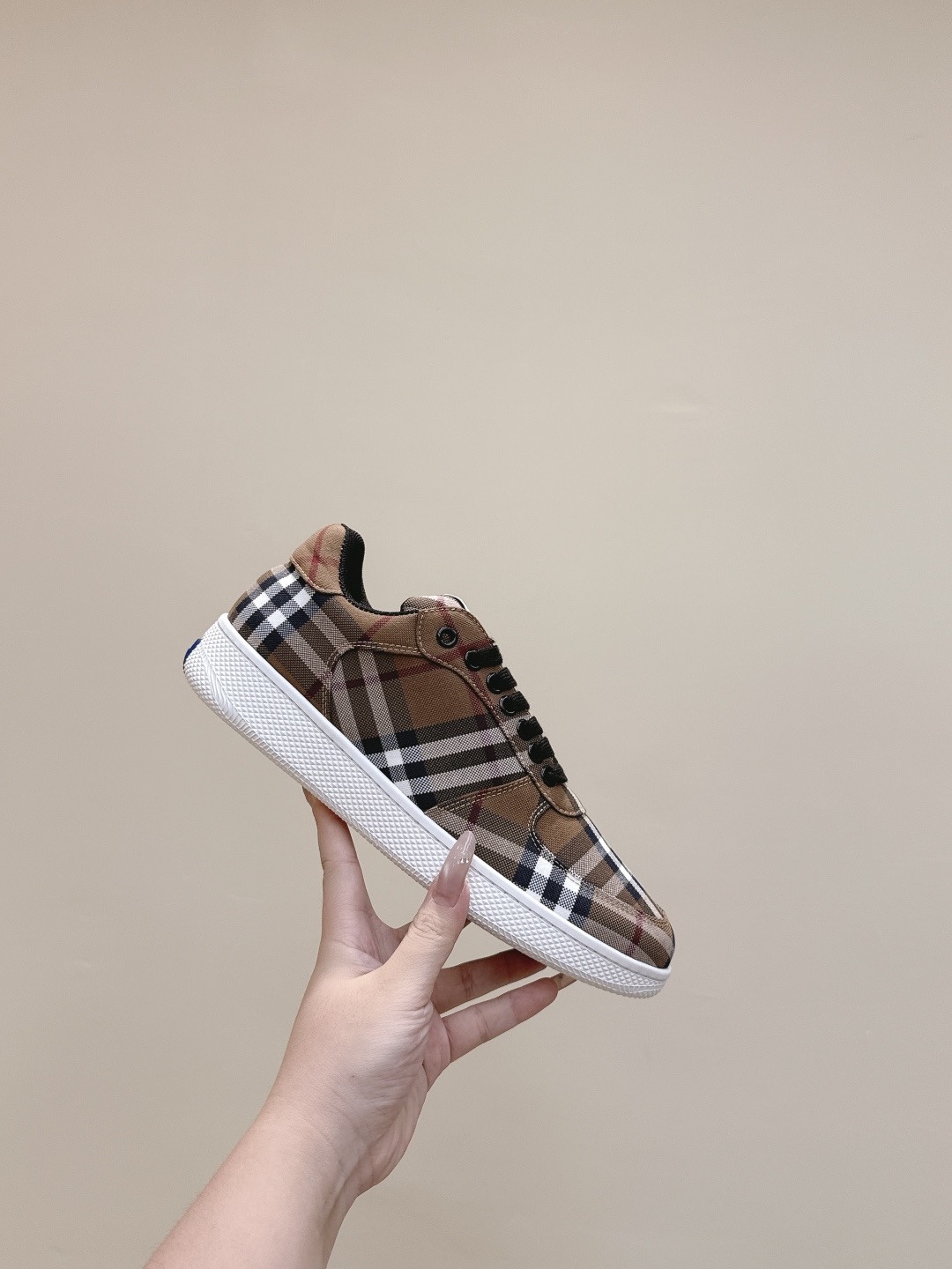 バーバリー「Burberry」バーバリー テラス スニーカー / レザースニーカー